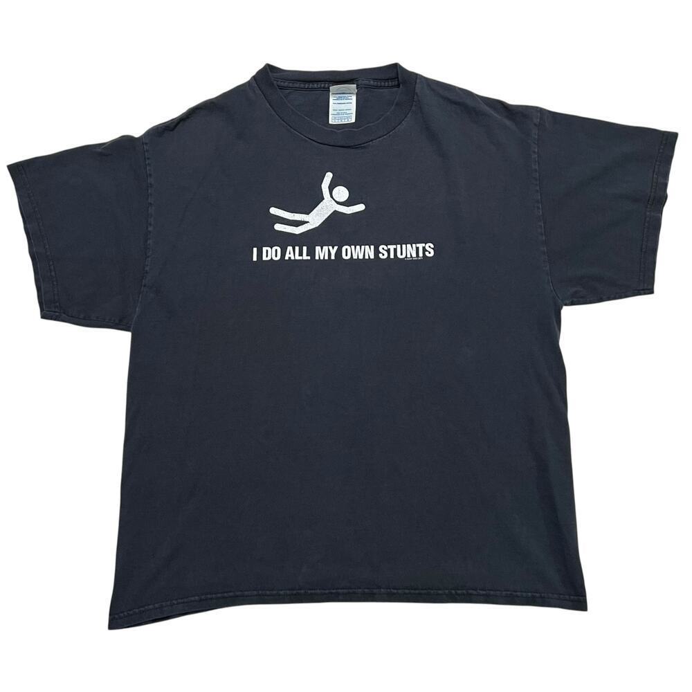 Vintage Y2K Comical Funny “I DO MY OWN STUNTS” Graphic Black Tee -‎ L